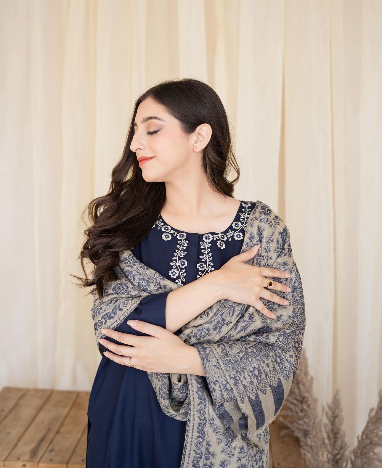 ASLING– Luxury Embroidered 3-Piece in Lawn unsticed -18